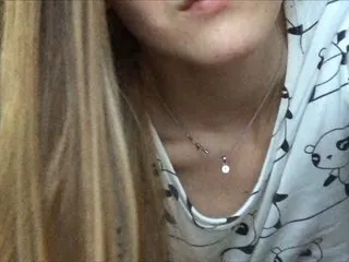 Live sex webcam photo for young-lola #231517901