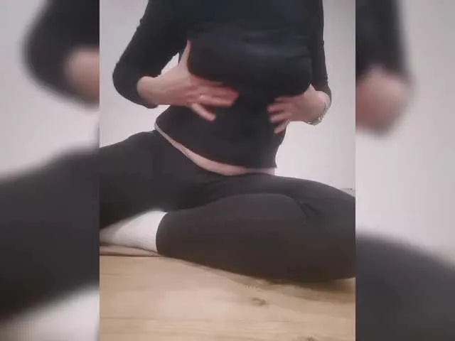 Live sex webcam photo for your-lioness #290251010