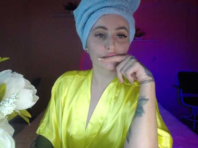 Live sex webcam photo for your-red-wine #272311512