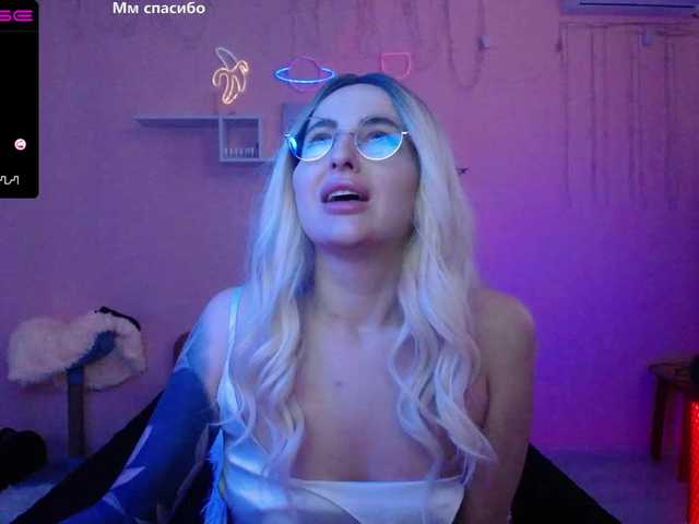 Live sex webcam photo for your-red-wine #272511720