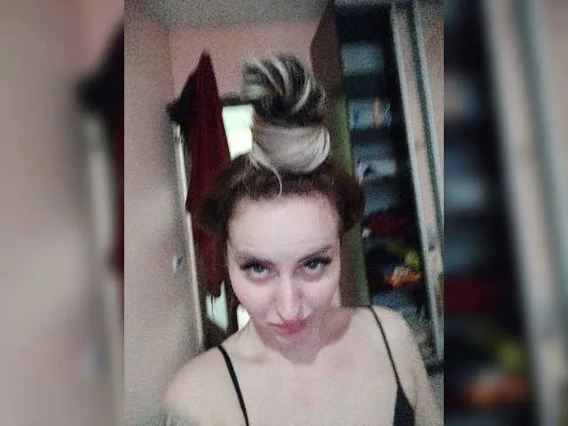 Live sex webcam photo for your-red-wine #272563983