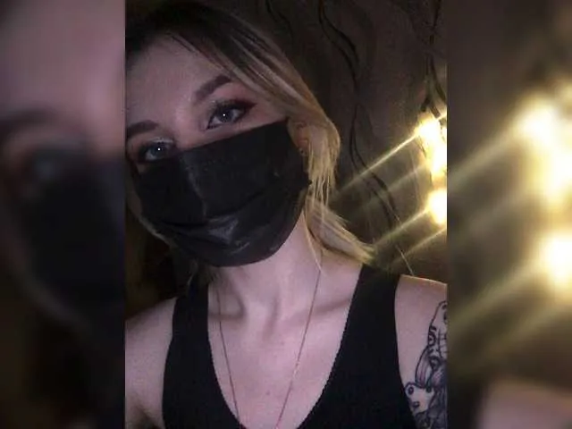 Live sex webcam photo for your1illusion #272436903