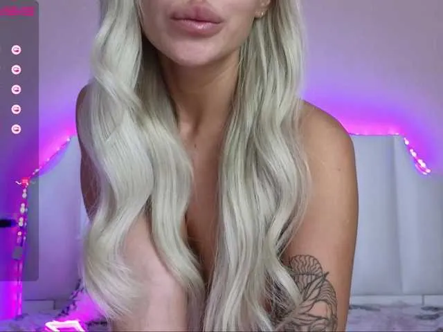 Live sex webcam photo for youralice- #275594719