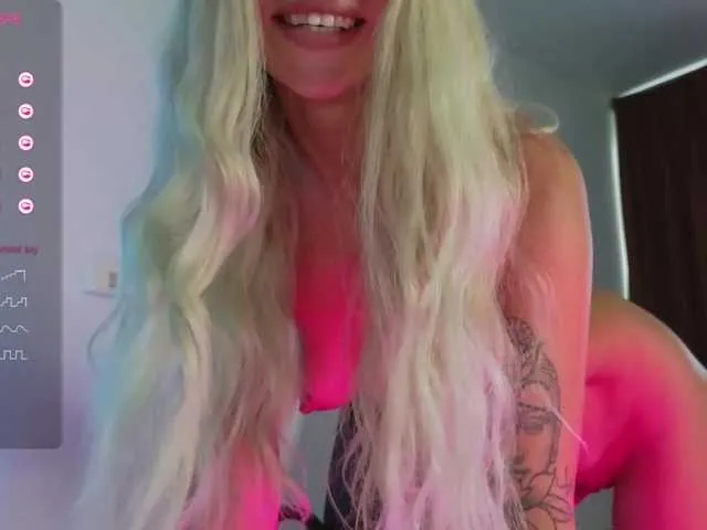 Live sex webcam photo for youralice- #276577943