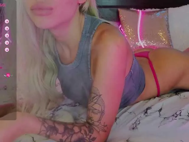 Live sex webcam photo for youralice- #276749359