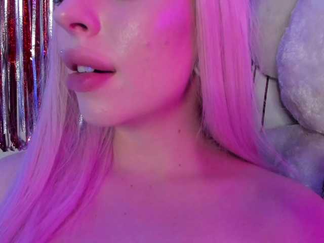 Live sex webcam photo for youreyesgazm #277250355