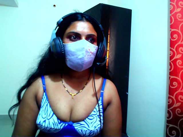 Live sex webcam photo for yoursavitha5 #271932620