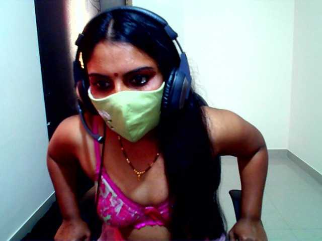 Live sex webcam photo for yoursavitha5 #272067424