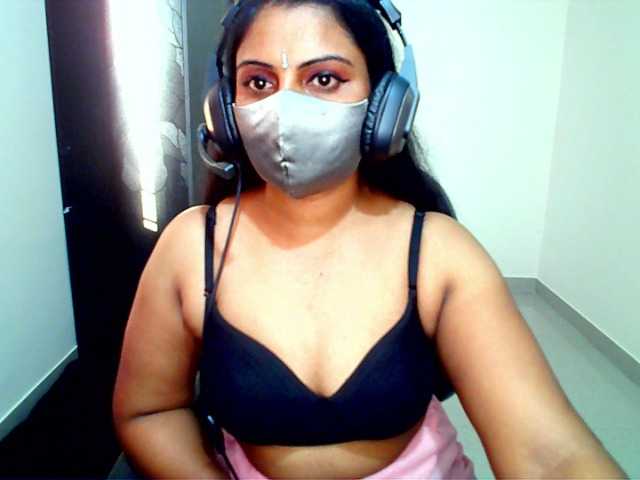 Live sex webcam photo for yoursavitha5 #272095211