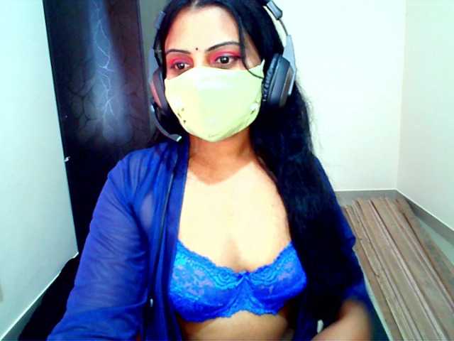 Live sex webcam photo for yoursavitha5 #272446938