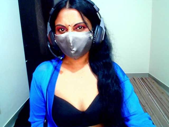 Live sex webcam photo for yoursavitha5 #272463358