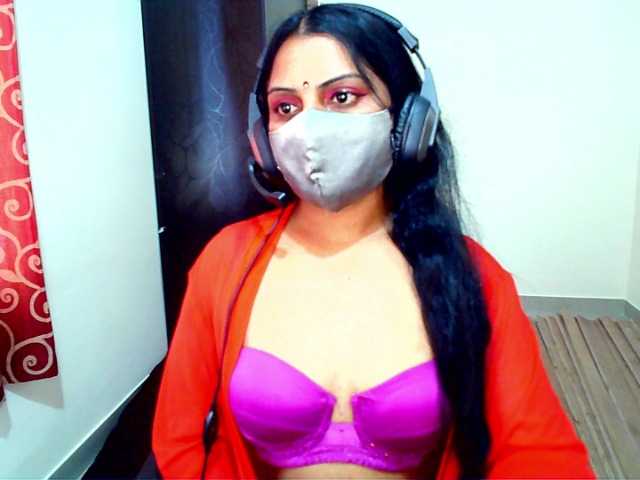 Live sex webcam photo for yoursavitha5 #272486850