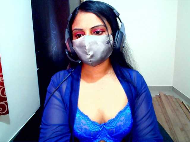 Live sex webcam photo for yoursavitha5 #272549636