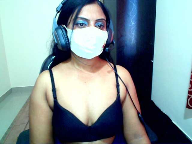 Live sex webcam photo for yoursavitha5 #272628695