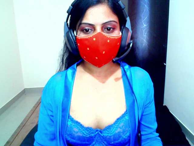 Live sex webcam photo for yoursavitha5 #272640968