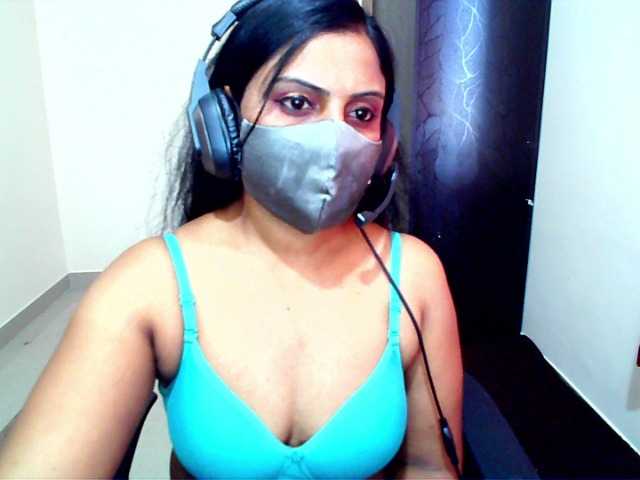 Live sex webcam photo for yoursavitha5 #272672001