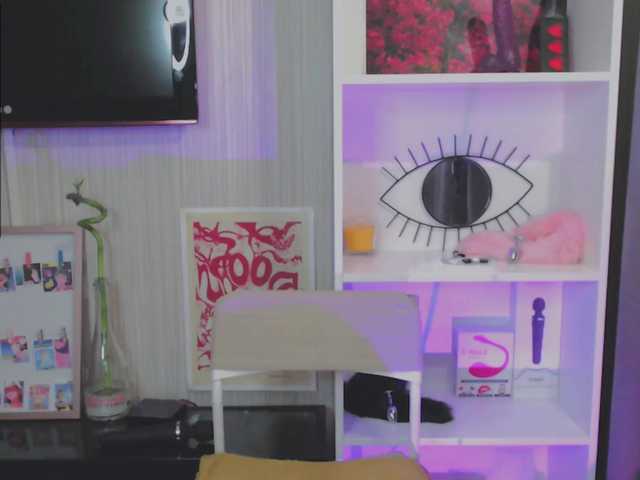 Live sex webcam photo for yoursia #272099447