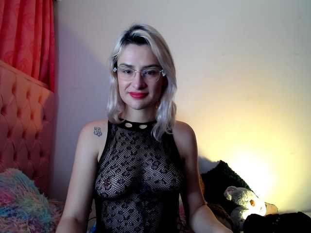 Live sex webcam photo for yulittlestar28 #290397056