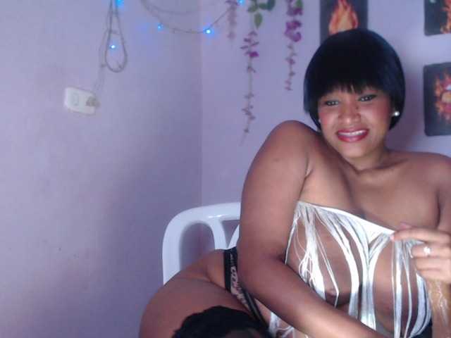 Live sex webcam photo for yumalay21 #273412580