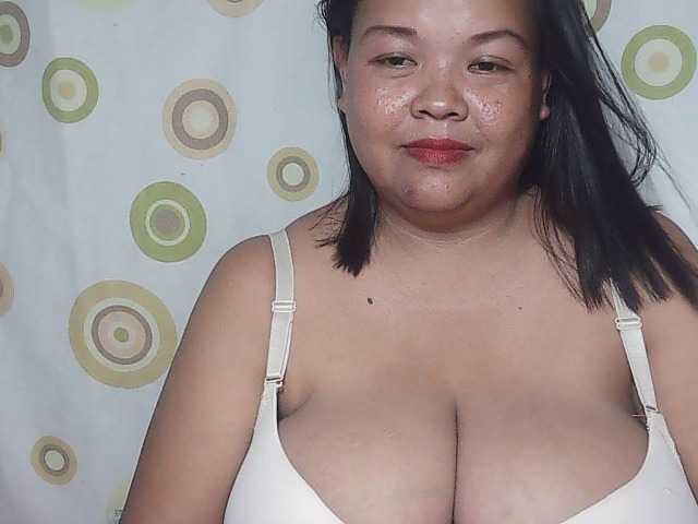 Live sex webcam photo for yummytits28 #275549719