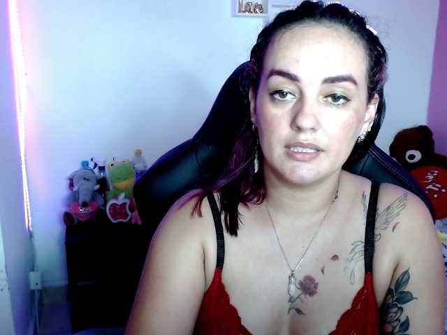 Live sex webcam photo for yunasaenz1 #273879272