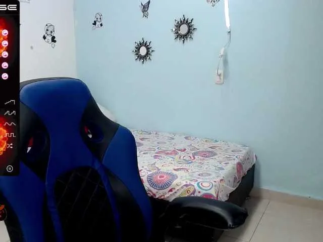 Live sex webcam photo for yunasaenz1 #274061051