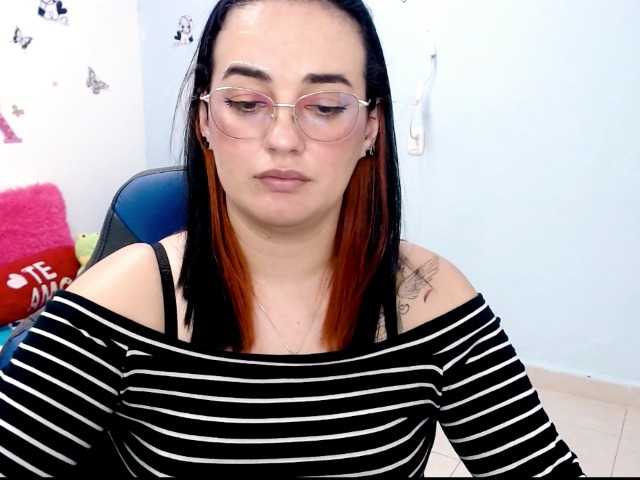 Live sex webcam photo for yunasaenz1 #274685795