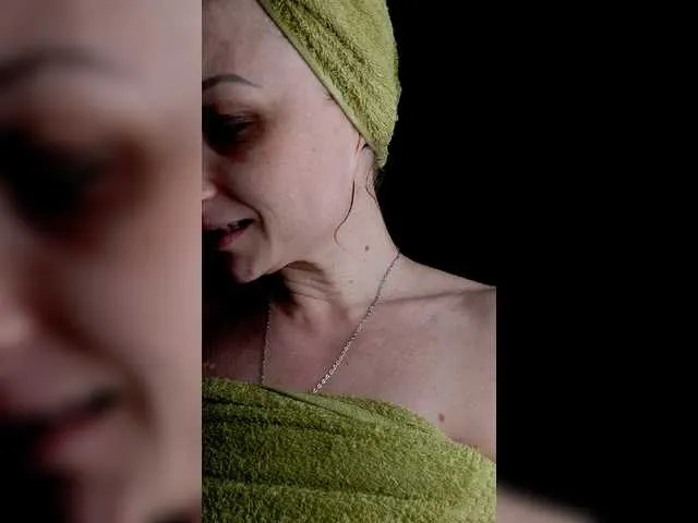 Live sex webcam photo for z1na #274354936