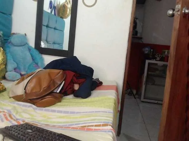 Live sex webcam photo for zafiro-rs1 #273375436