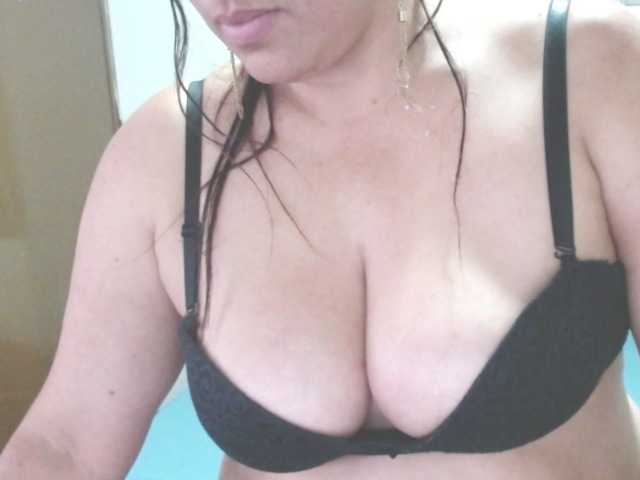 Live sex webcam photo for zafiro-wolf #276377185