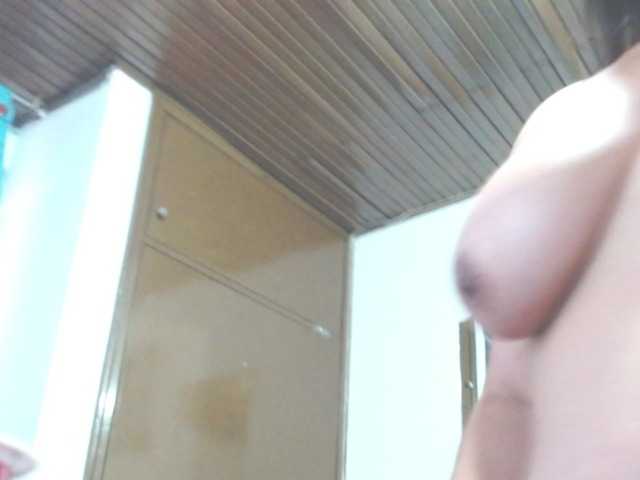 Live sex webcam photo for zafiro-wolf #276385256