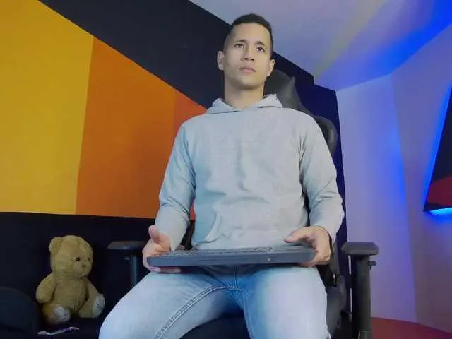 Live sex webcam photo for zaid-lion #290505734