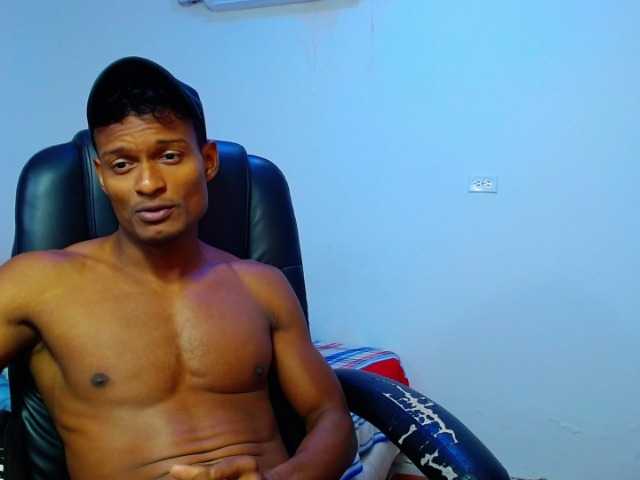 Live sex webcam photo for zambofit #273258959