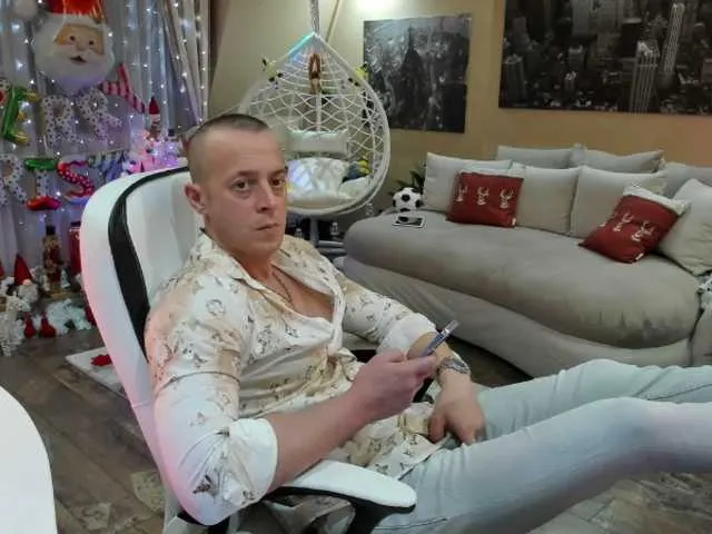 Live sex webcam photo for zeeuus84 #276990097