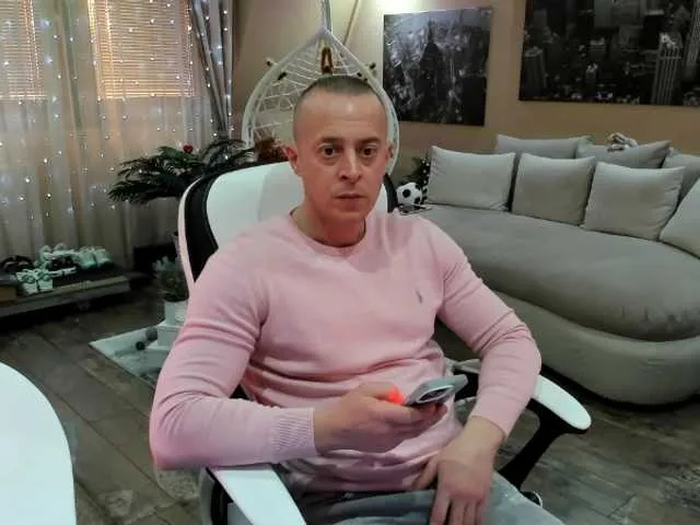 Live sex webcam photo for zeeuus84 #290492806