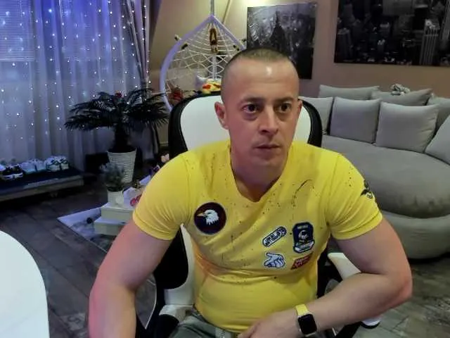Live sex webcam photo for zeeuus84 #290552171