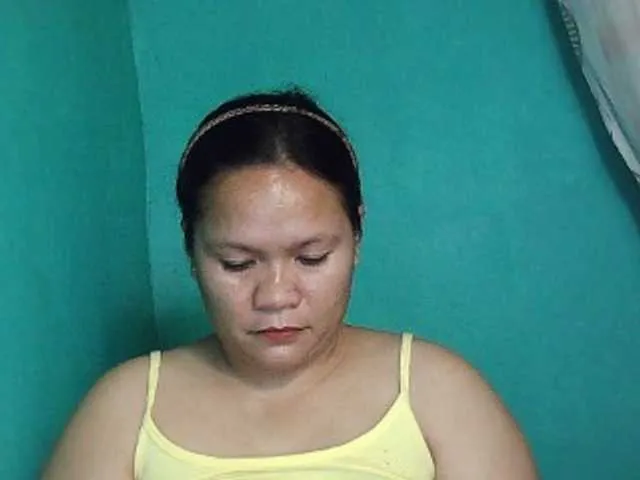 Live sex webcam photo for zelle-pinay27 #276106476