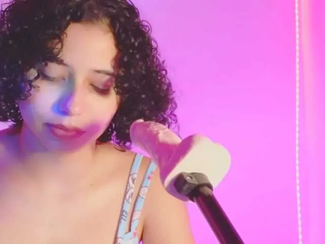 Live sex webcam photo for zephyrineuwu #276173426