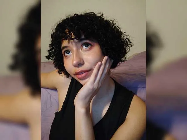 Live sex webcam photo for zephyrineuwu #276706418