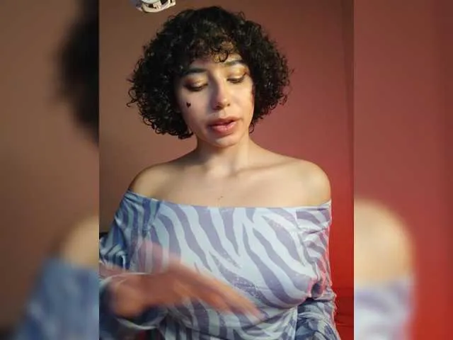 Live sex webcam photo for zephyrineuwu #276835462