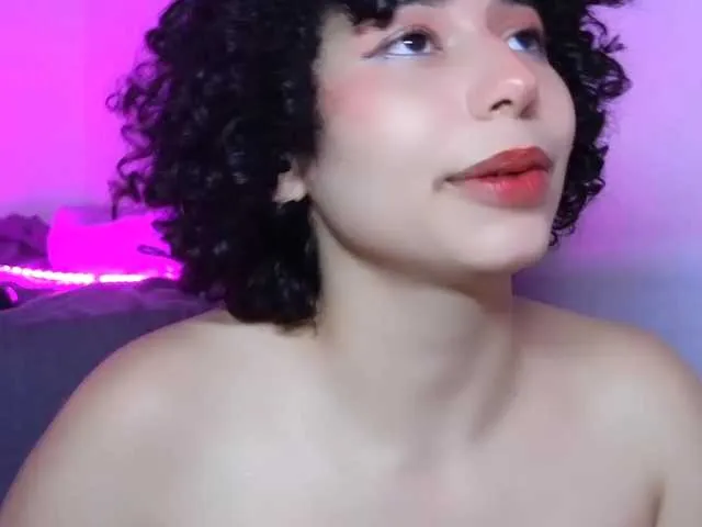 Live sex webcam photo for zephyrineuwu #276870974