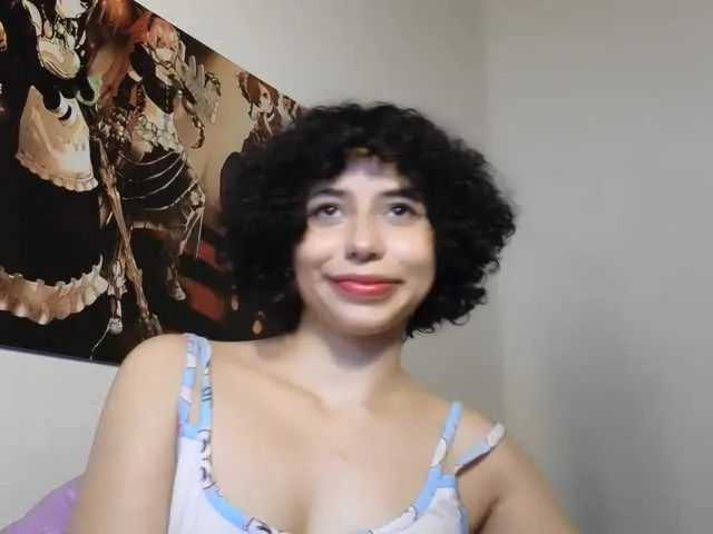 Live sex webcam photo for zephyrineuwu #276895721