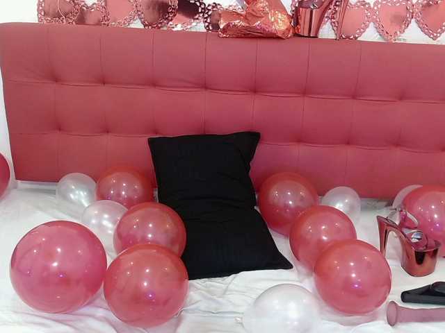 Live sex webcam photo for zhamira21 #290483967
