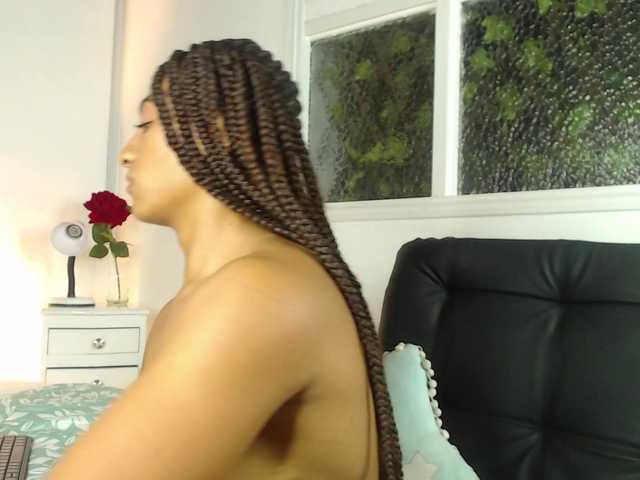 Live sex webcam photo for zoe-ebonny #277801382