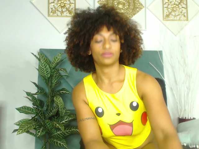 Live sex webcam photo for zoe-ebonny #277916384