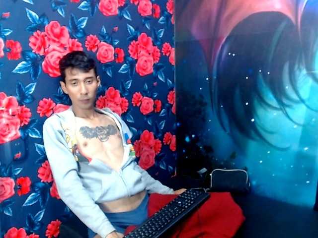 Live sex webcam photo for zoe-latin-ts #275549558