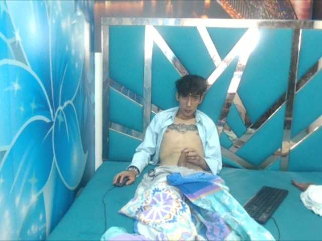 Live sex webcam photo for zoe-latin-ts #276902498