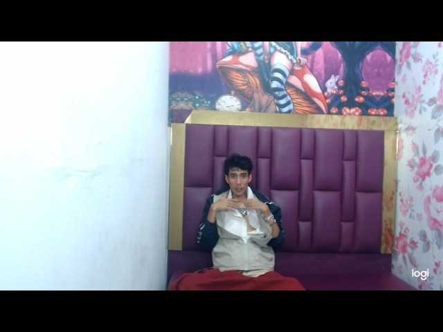 Live sex webcam photo for zoe-latin-ts #276917226