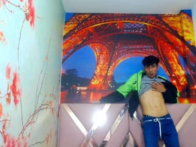 Live sex webcam photo for zoe-latin-ts #276937734