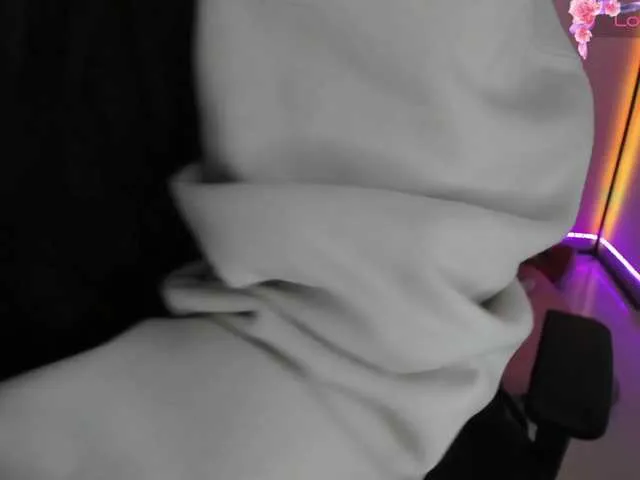 Live sex webcam photo for zoe-sullivan #288692757